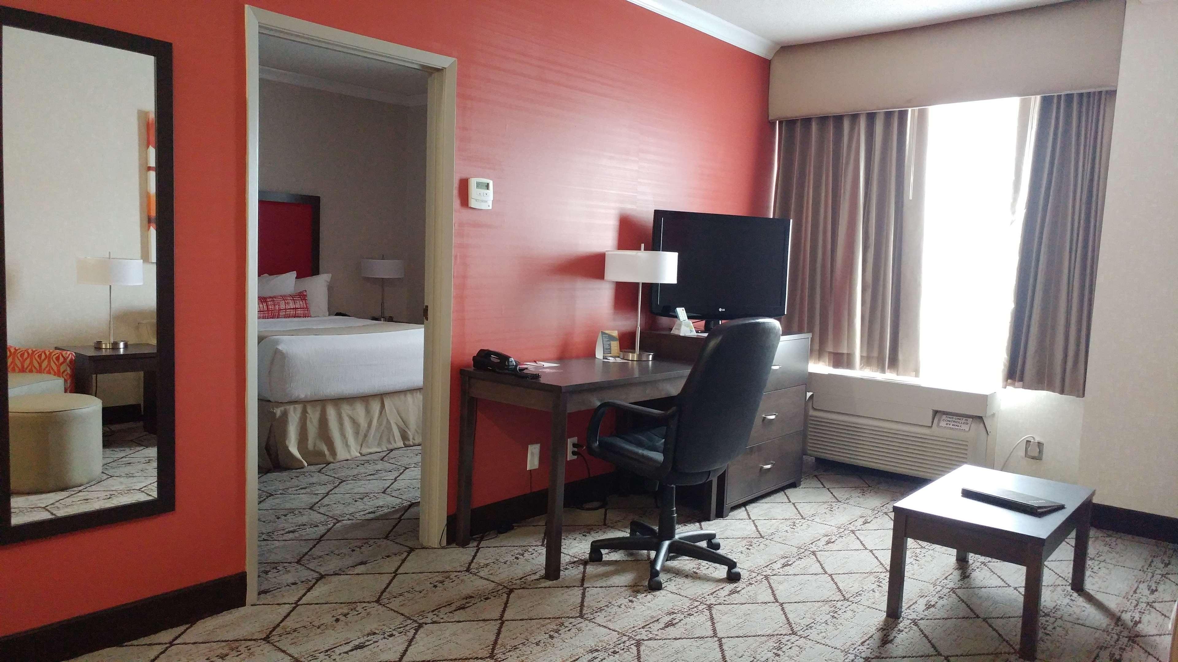 Best Western Plus Rose City Suites Welland Exteriér fotografie