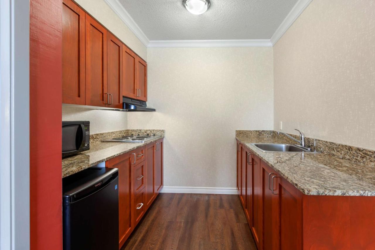 Best Western Plus Rose City Suites Welland Exteriér fotografie