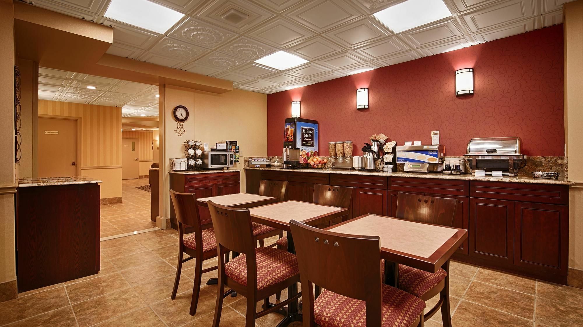 Best Western Plus Rose City Suites Welland Exteriér fotografie