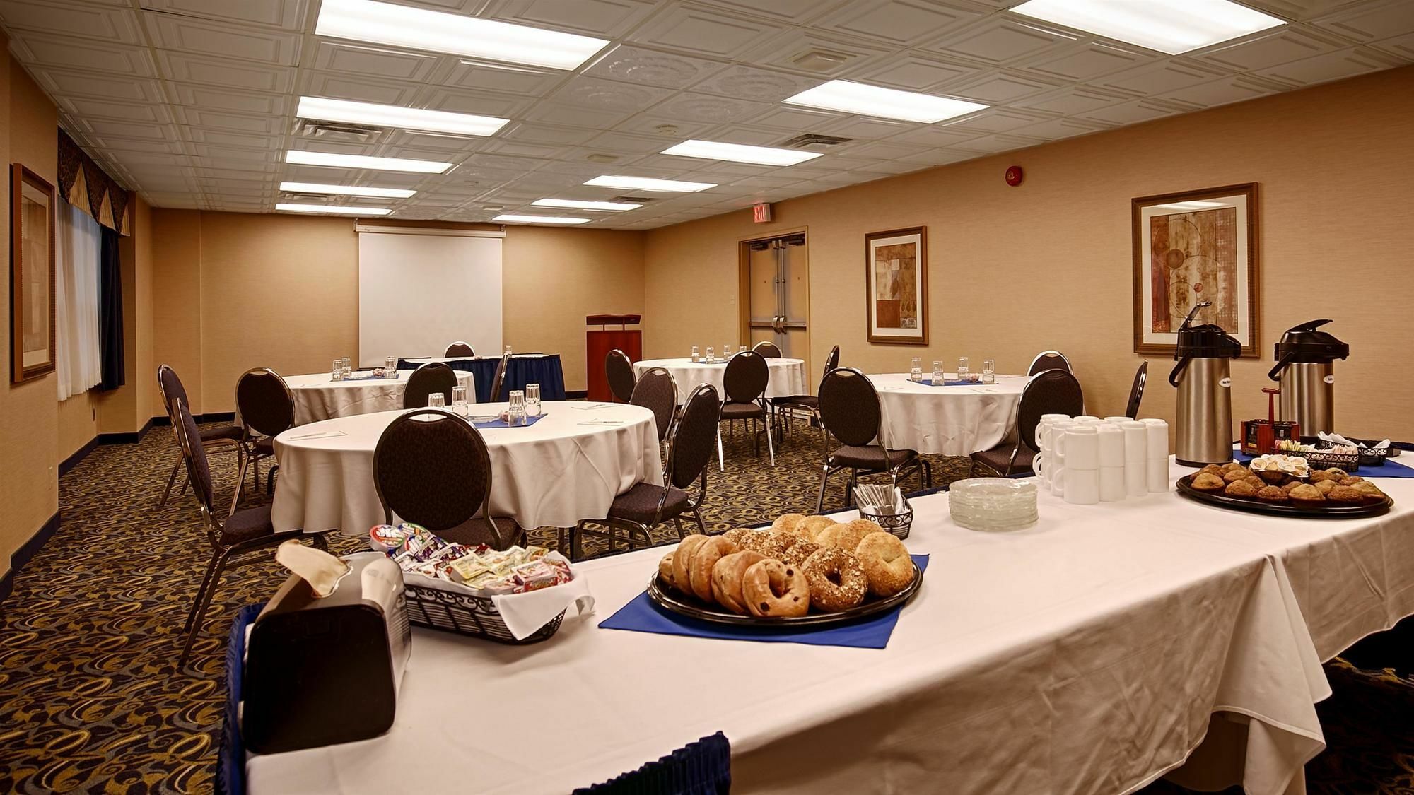Best Western Plus Rose City Suites Welland Exteriér fotografie